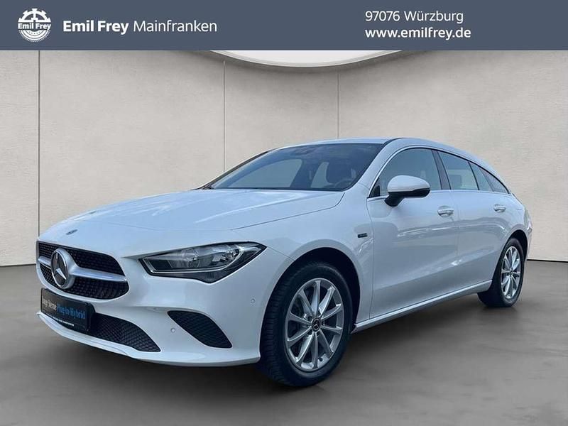 Polarweiß Gebraucht 2021 Mercedes CLA250e Limousine | 24.450 € (Superpreis) - Bild 1/4