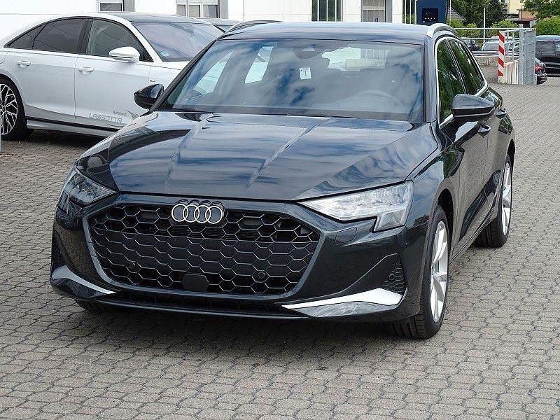 Gebraucht Audi A3 Advanced Plus 150 PS (110 kW) 2025 Grau Limousine