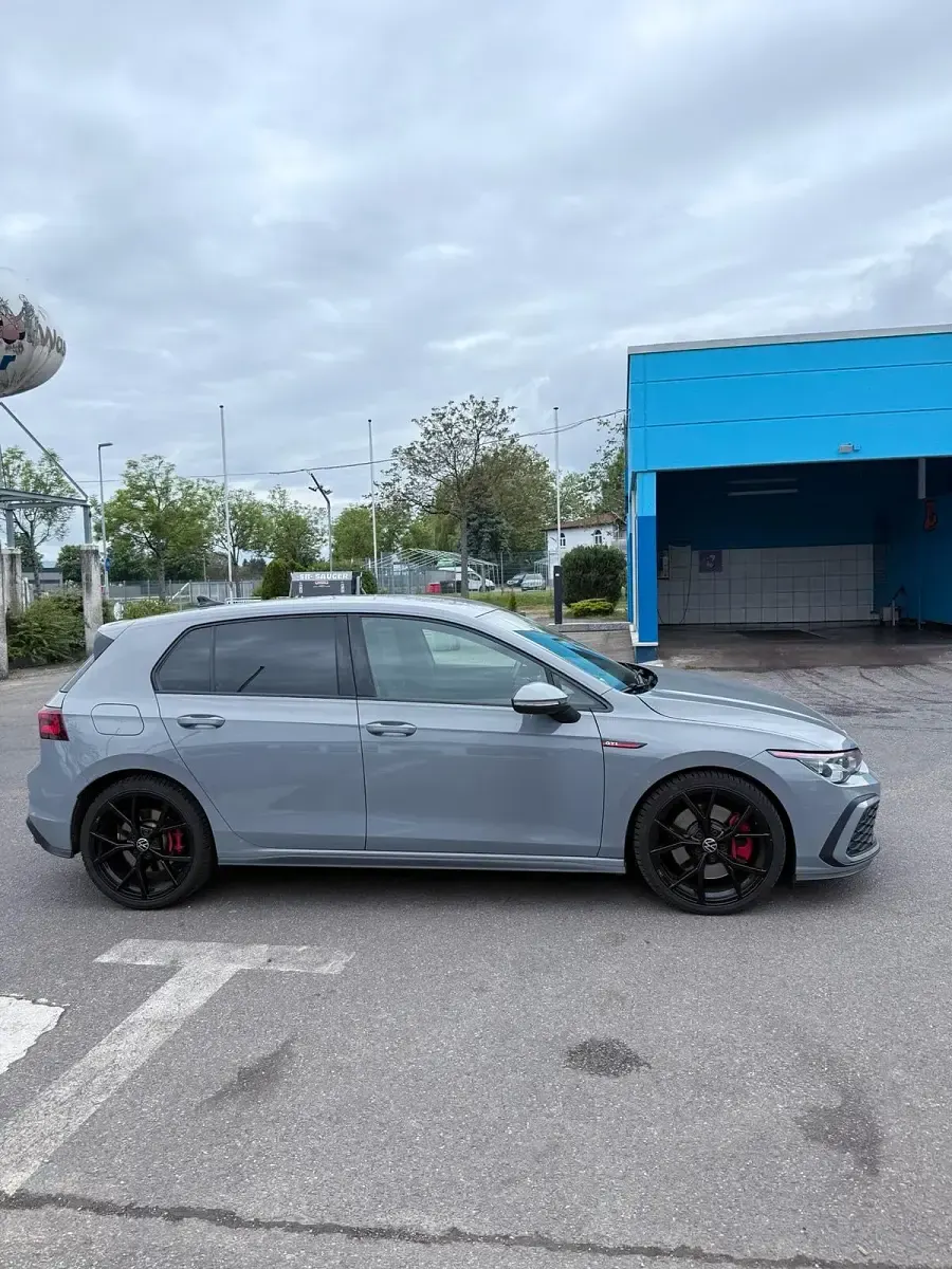Second-hand VW Golf VIII GTI 245 CP (180 kW) 2021 Gri Berlinǎ