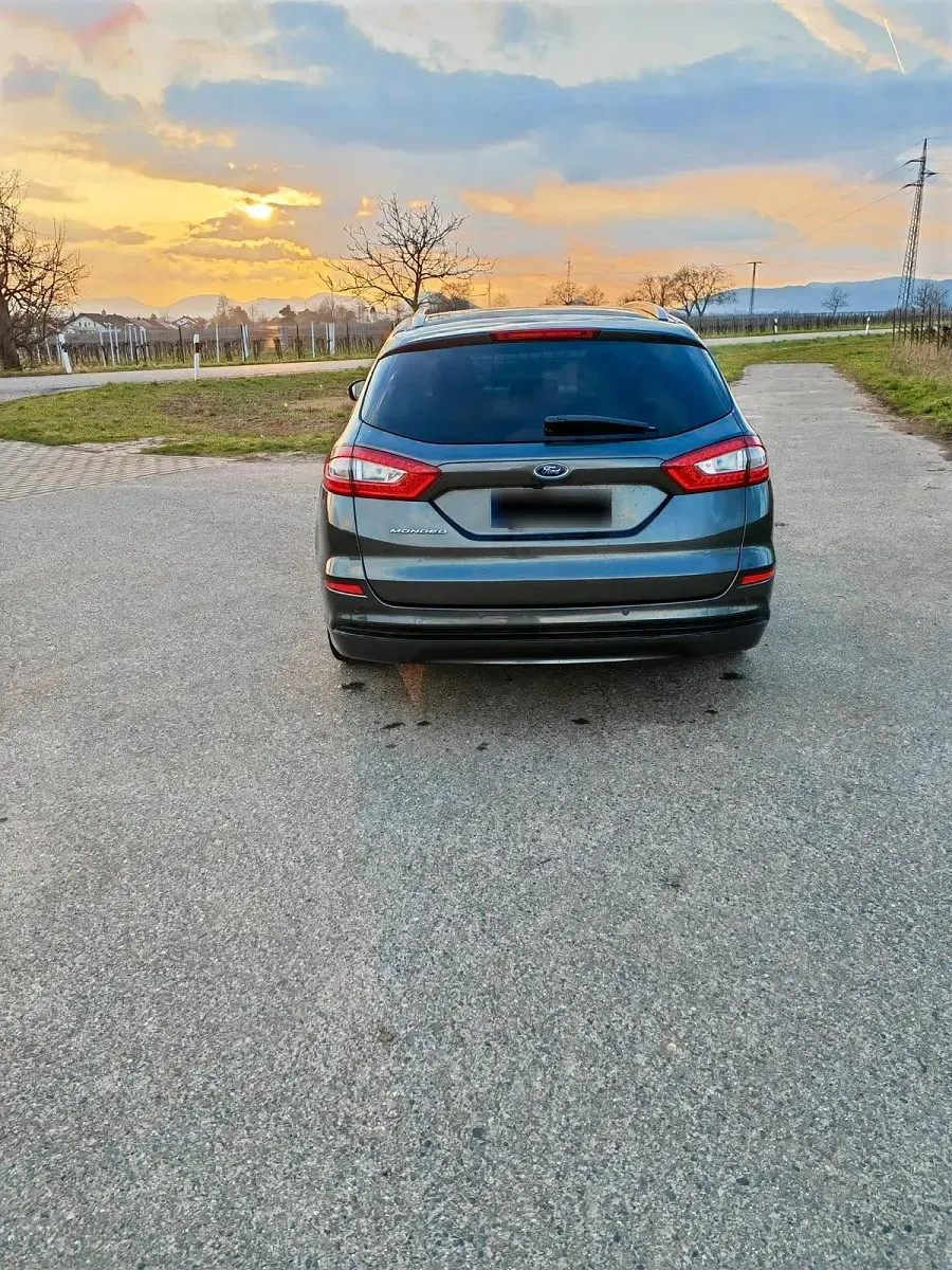 Gebraucht Ford Mondeo 150 PS (110 kW) 2015 Grau Kombi