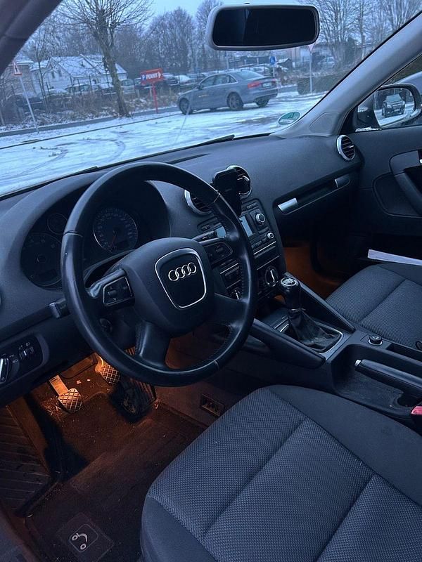 Gebraucht Audi A3 Attraction 125 PS (91 kW) 2011 Kombi