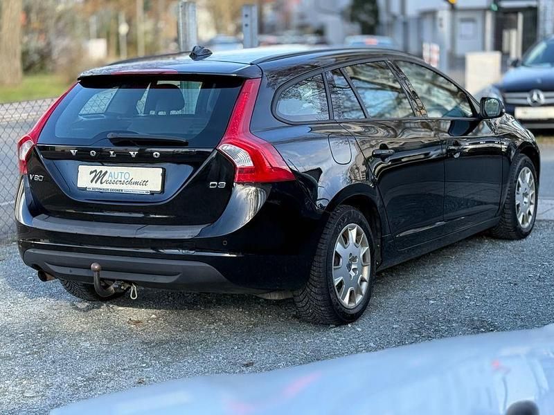 Gebraucht Volvo V60 Kinetic 163 PS (119 kW) 2011 Schwarz Kombi