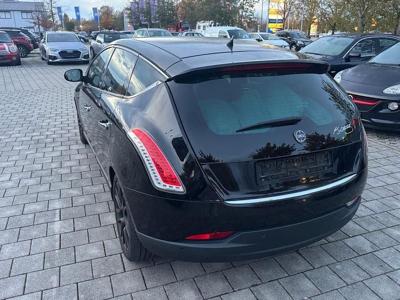 Gebraucht Lancia Delta 165 PS (121 kW) 2011 Schwarz Kleinwagen