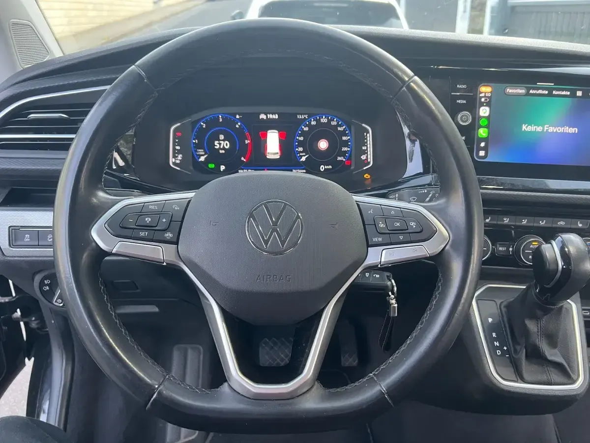 Gebraucht VW Multivan Generation Six 204 PS (150 kW) 2022 Schwarz Van / Kleinbus