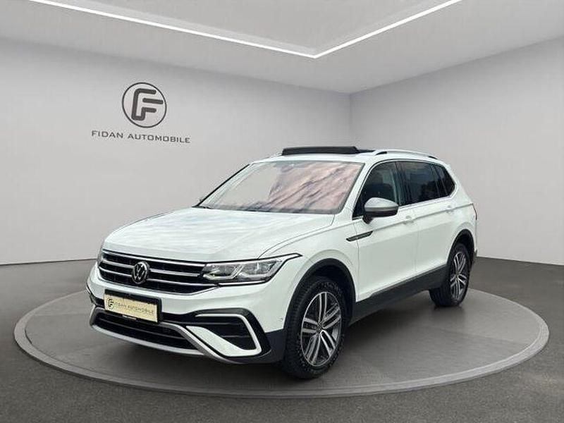 Weiß Gebraucht 2022 VW Tiguan Allspace Elegance SUV | 29.850 € (Guter Preis) - Bild 1/4