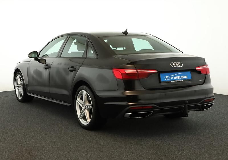 Gebraucht Audi A4 Advanced 204 PS (150 kW) 2023 Mythosschwarz metallic SUV