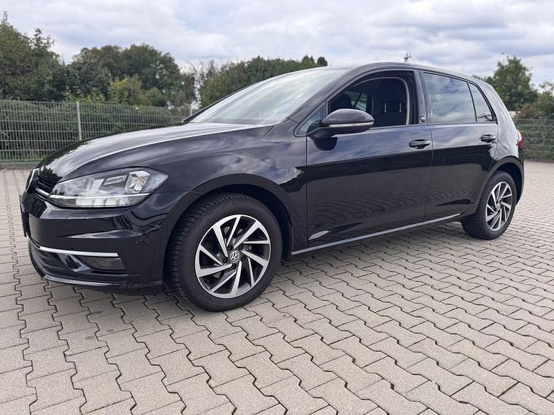 Schwarz Gebraucht 2018 VW Golf VII Sound Limousine | 11.999 € (Fairer Preis) - Bild 1/4