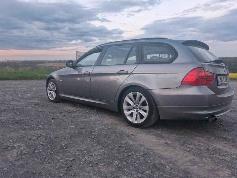 Grau Gebraucht 2011 BMW 318 Kombi | 5.300 € (Etwas zu teuer) - Bild 1/4