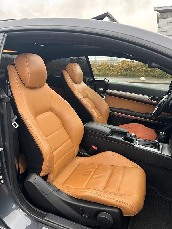 Gebraucht Mercedes E250 AMG line 204 PS (150 kW) 2012 Grau Coupé