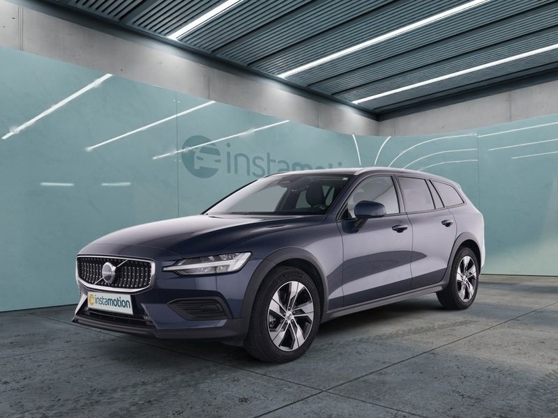 Gebraucht Volvo V60 CC Plus 197 PS (144 kW) 2023 Blau Kombi