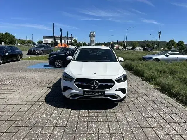 Gebraucht Mercedes GLA180 Progressive 116 PS (85 kW) 2025 Weiß SUV