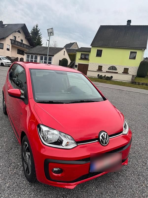 Second-hand VW up! 60 CP (44 kW) 2019 Roșu Hatchback