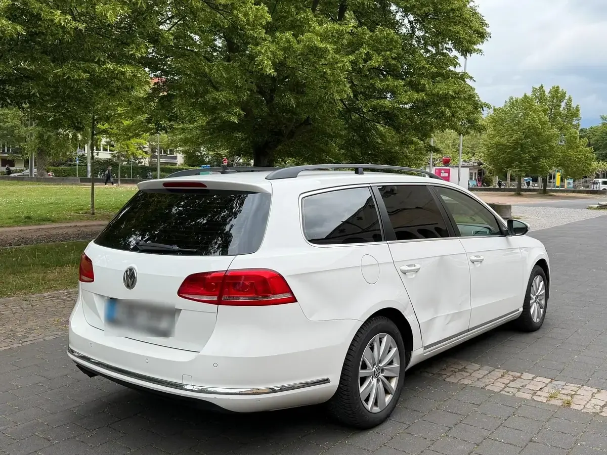 Gebraucht VW Passat 140 PS (102 kW) 2011 Weiß Kombi