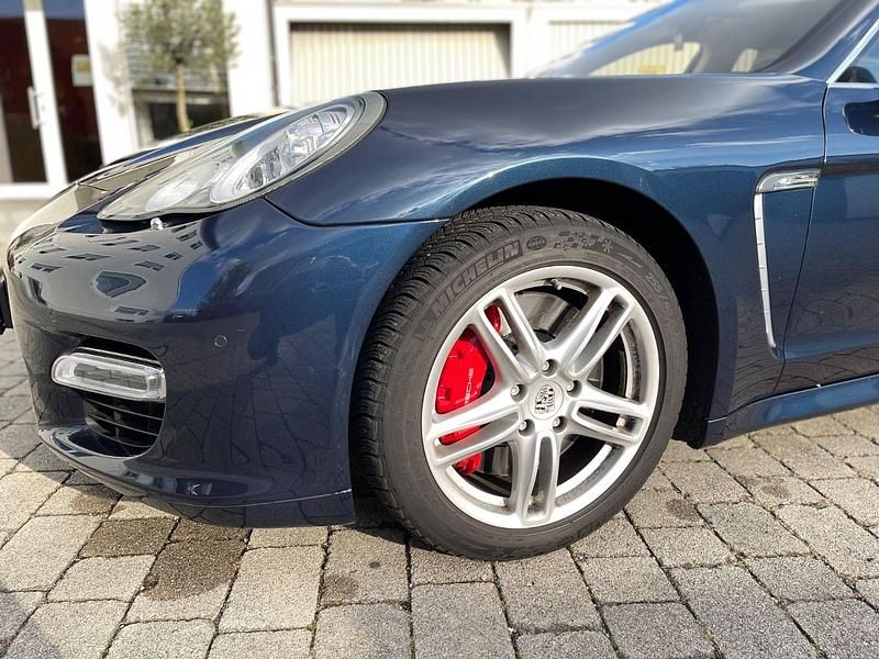 Gebraucht Porsche Panamera Turbo Chrono 500 PS (367 kW) 2010 Blau Limousine