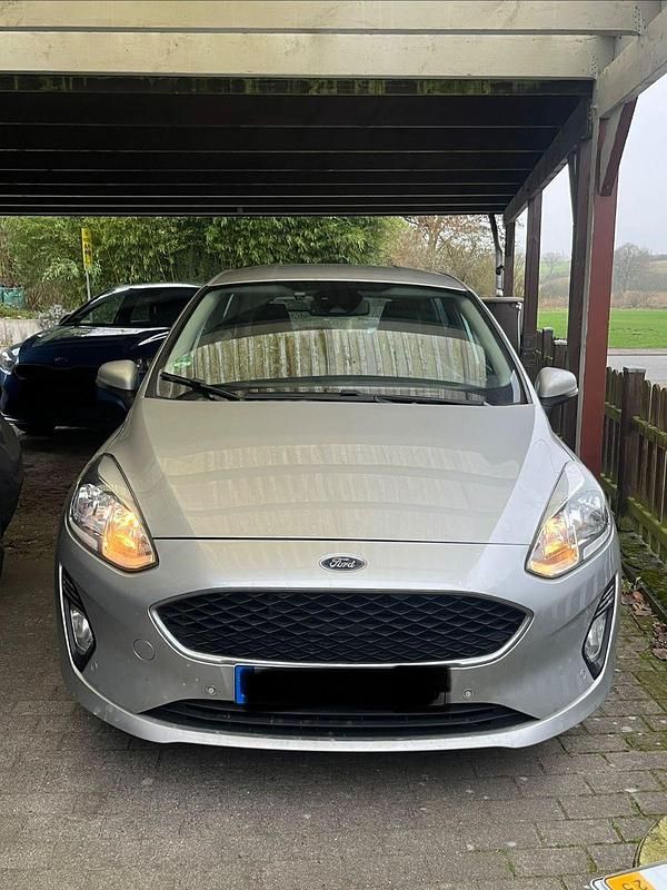 Gebraucht Ford Fiesta Cool & Connect 86 PS (63 kW) 2018 Silber Kleinwagen