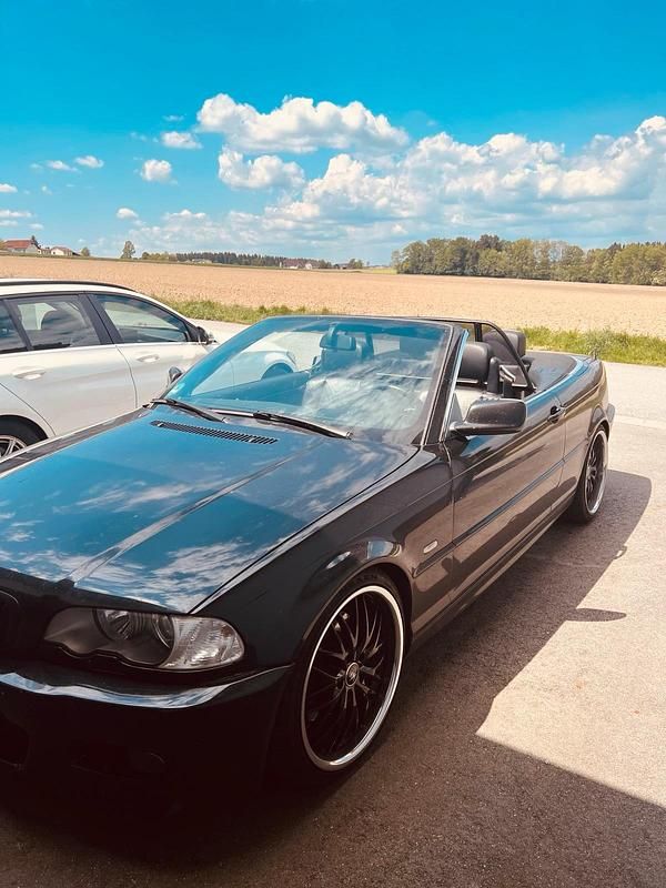 Gebraucht BMW 330 Cabriolet Sport Line 231 PS (169 kW) 2001 Schwarz Cabrio