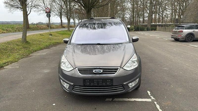 Gebraucht Ford Galaxy 140 PS (102 kW) 2014 Grau Van / Kleinbus