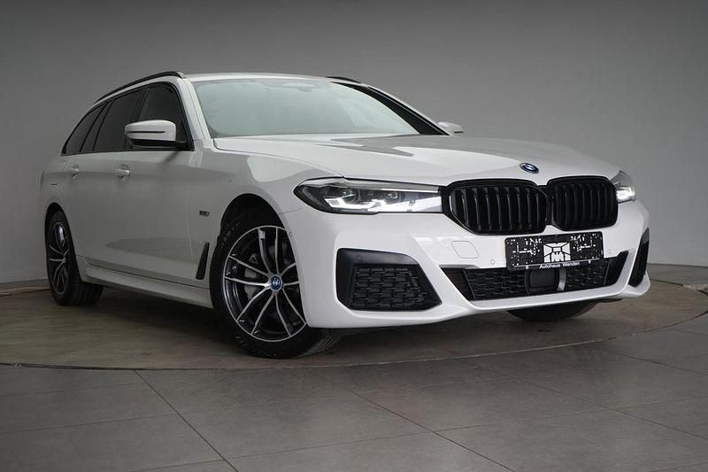 Gebraucht BMW 530e M Sport 184 PS (135 kW) 2022 Alpinweiss 3 Kombi