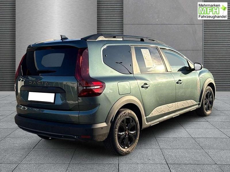 Gebraucht Dacia Jogger Extreme 141 PS (103 kW) 2025 Zedergrün Van / Kleinbus