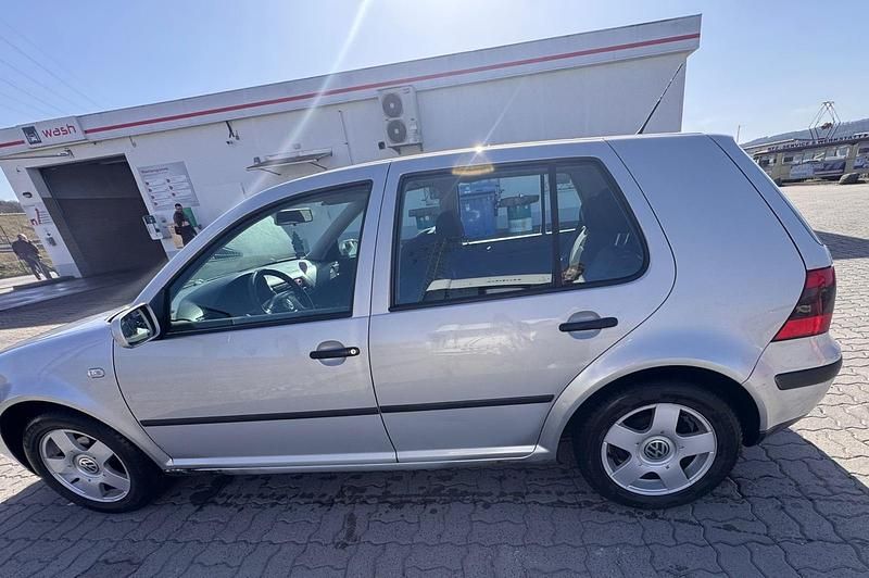 Gebraucht VW Golf IV 105 PS (77 kW) 2000 Silber Kleinwagen