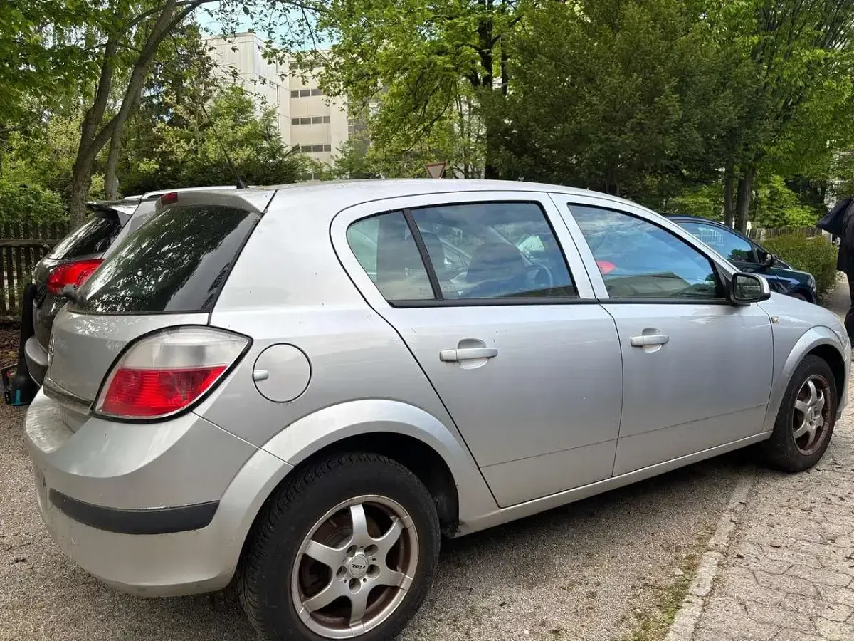 Occasion Opel Astra Basis 90 ch (66 kW) 2006 Argent Citadine