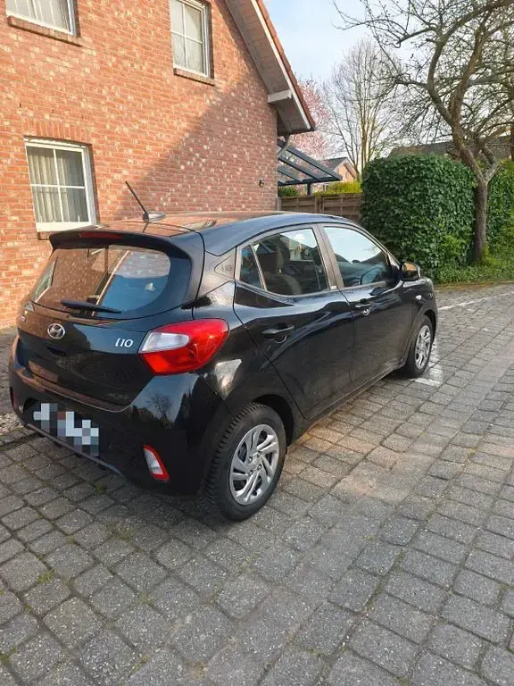 Gebraucht Hyundai i10 Select 67 PS (49 kW) 2020 Schwarz Kleinwagen