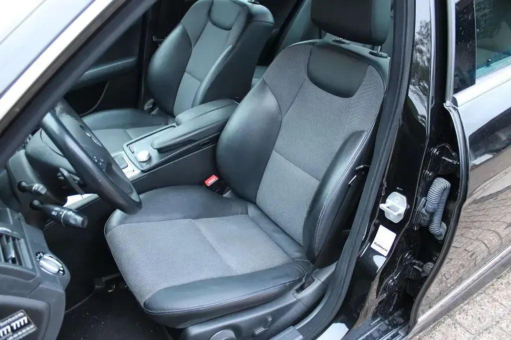 Gebraucht Mercedes C180 AMG line 156 PS (114 kW) 2008 Schwarz Limousine