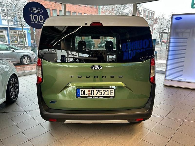 Neu Ford Tourneo Courier Active 100 kW (136 PS) 2025 Grün Van / Kleinbus
