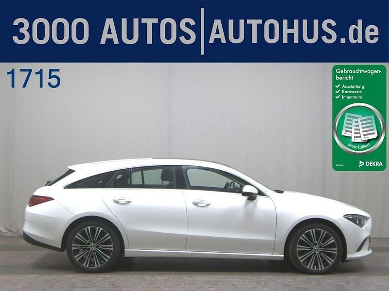 Weiss Gebraucht 2020 Mercedes CLA200 Shooting Brake Kombi | 23.480 € (Guter Preis) - Bild 1/4