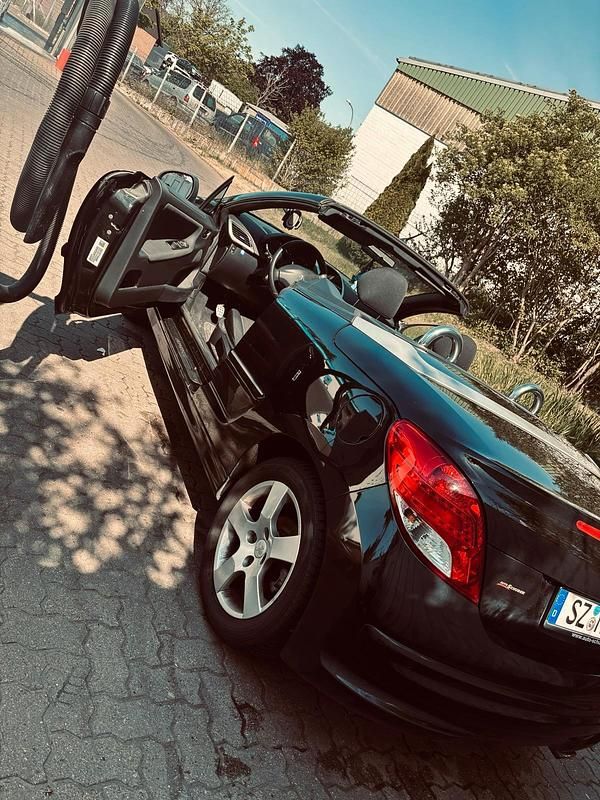 Schwarz Gebraucht 2013 Peugeot 207 CC Cabrio | 5.299 € (Fairer Preis) - Bild 1/4