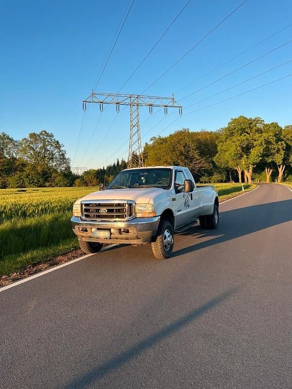 Second-hand Ford V8 250 CP (183 kW) 2002 Alb SUV