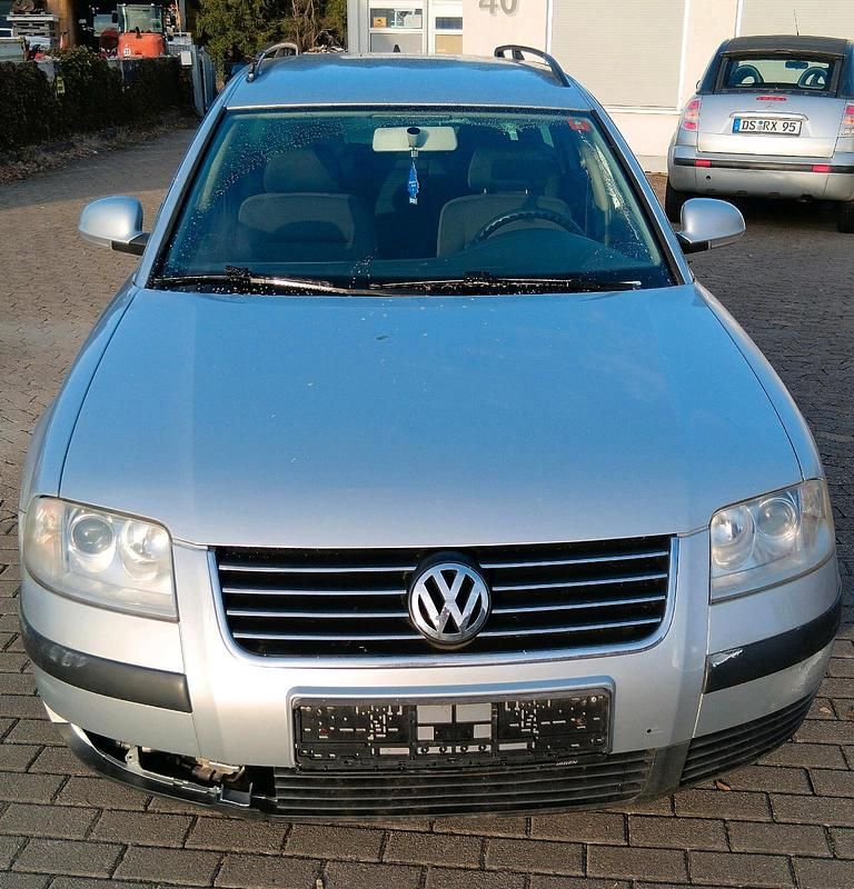 Second-hand VW Passat 101 CP (74 kW) 2005 Argintiu Break