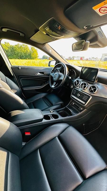 Używany Mercedes GLA220 177 KM (130 kW) 2017 Biały SUV