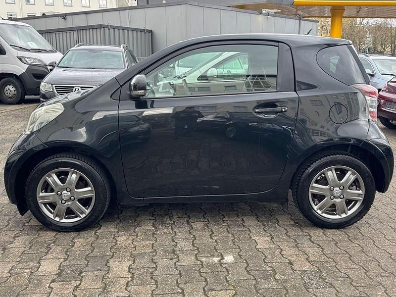 Gebraucht Toyota iQ 68 PS (50 kW) 2009 Schwarz Kleinwagen