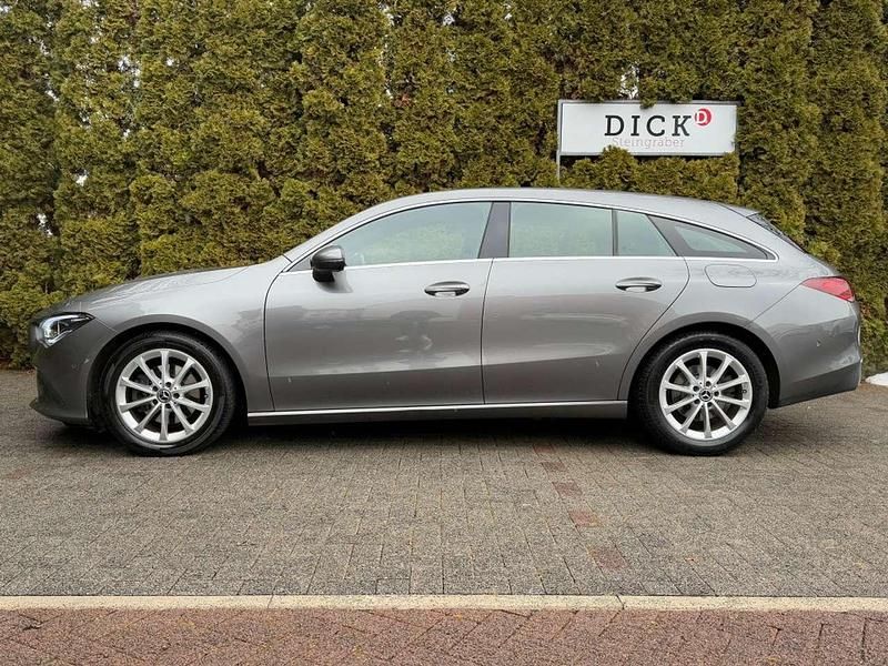 Gebraucht Mercedes CLA200 150 PS (110 kW) 2020 Mountaingrau  met. Kombi