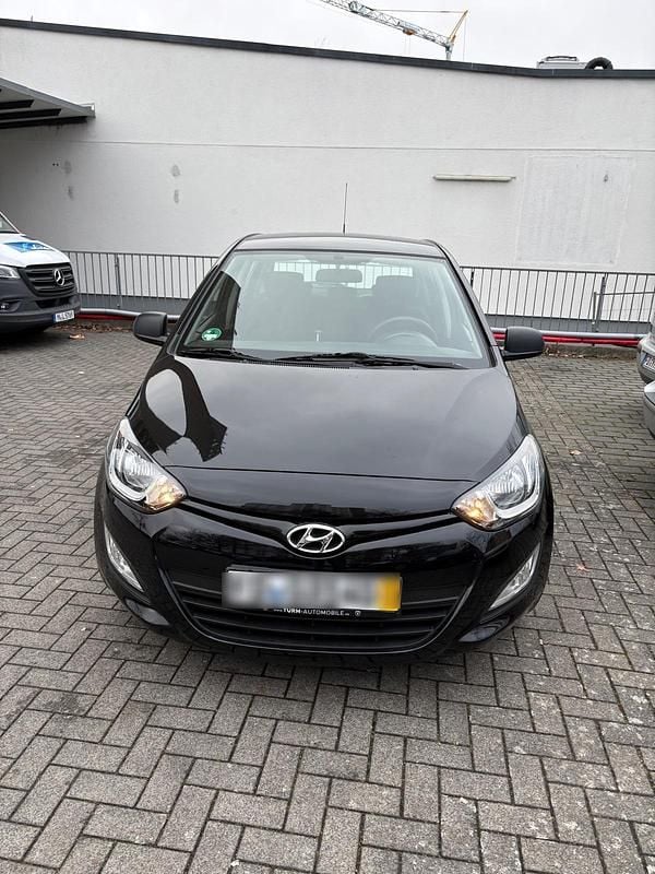 Gebraucht Hyundai i20 86 PS (63 kW) 2014 Schwarz Kleinwagen