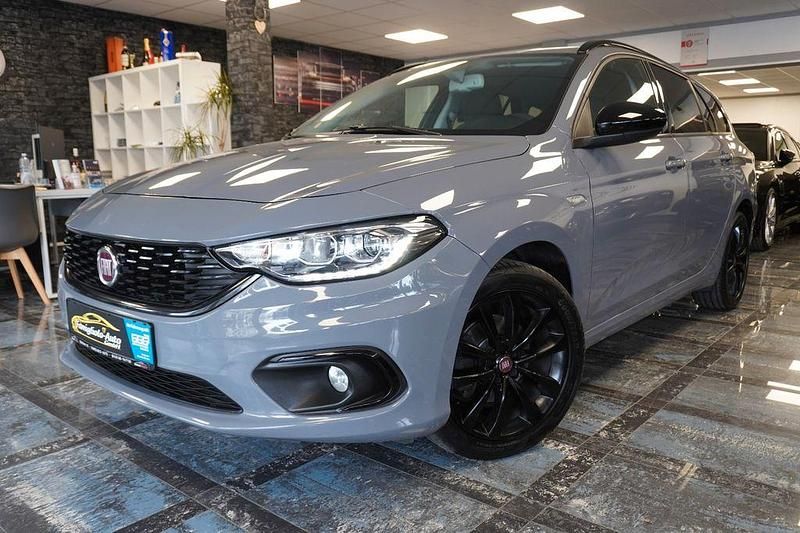 Gebraucht Fiat Tipo S 120 PS (88 kW) 2018 Grau Kleinwagen