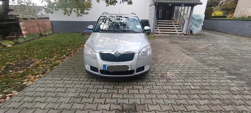 Grau Gebraucht 2008 Skoda Fabia Kombi | 2.888 € (Teuer) - Bild 1/4