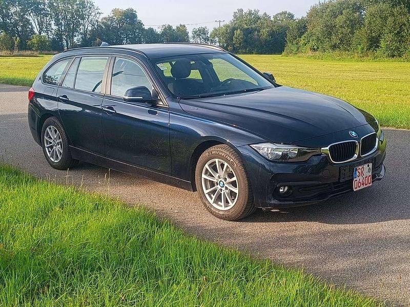 Gebraucht BMW 318 150 PS (110 kW) 2016 Imperialblau Kombi