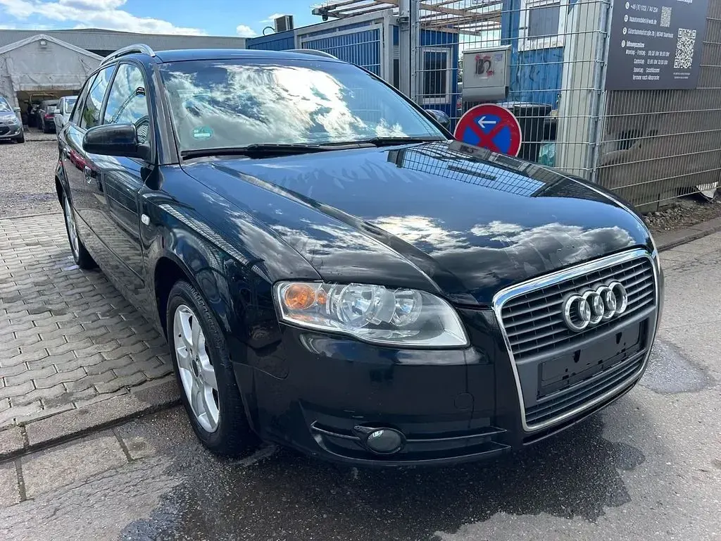 Używany Audi A4 140 KM (102 kW) 2005 Czarny Sedan/Limuzyna