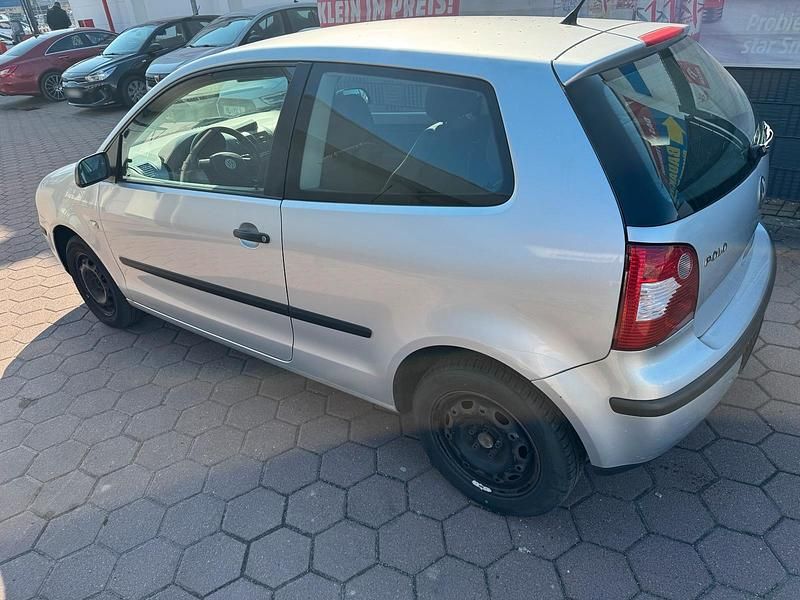 Gebraucht VW Polo 60 PS (44 kW) 2003 Silber Kleinwagen