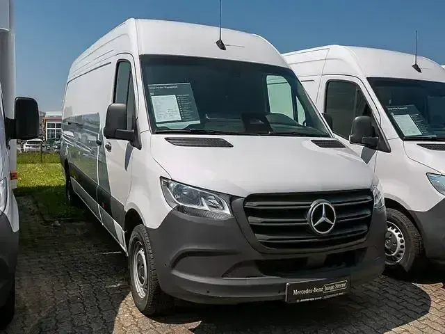 Gebraucht Mercedes Sprinter 170 PS (125 kW) 2025 Weiß Van