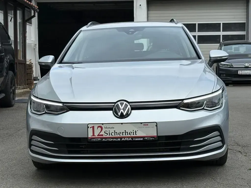Gebraucht VW Golf VIII Life 150 PS (110 kW) 2023 Silber Kombi