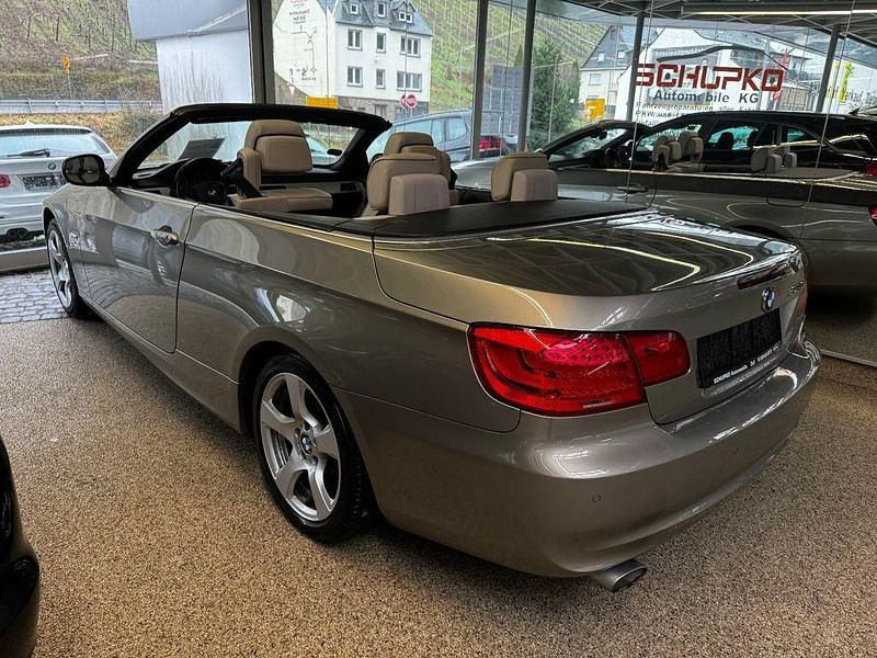 Platinbronze metallic Gebraucht 2011 BMW 320 Cabriolet Comfort Edition Cabrio | 10.460 € (Fairer Preis) - Bild 1/4