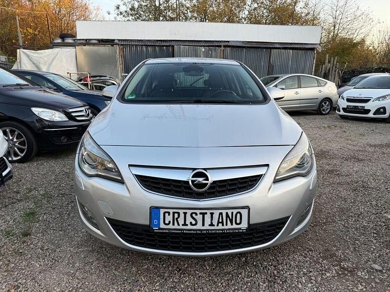 Silber Gebraucht 2011 Opel Astra Innovation Limousine | 2.100 € (Superpreis) - Bild 1/4