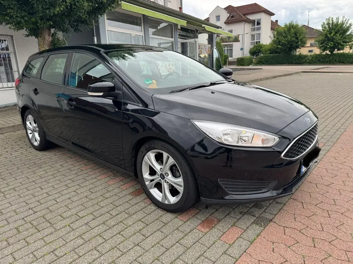 Gebraucht Ford Focus Business Edition 101 PS (74 kW) 2017 Schwarz Kombi