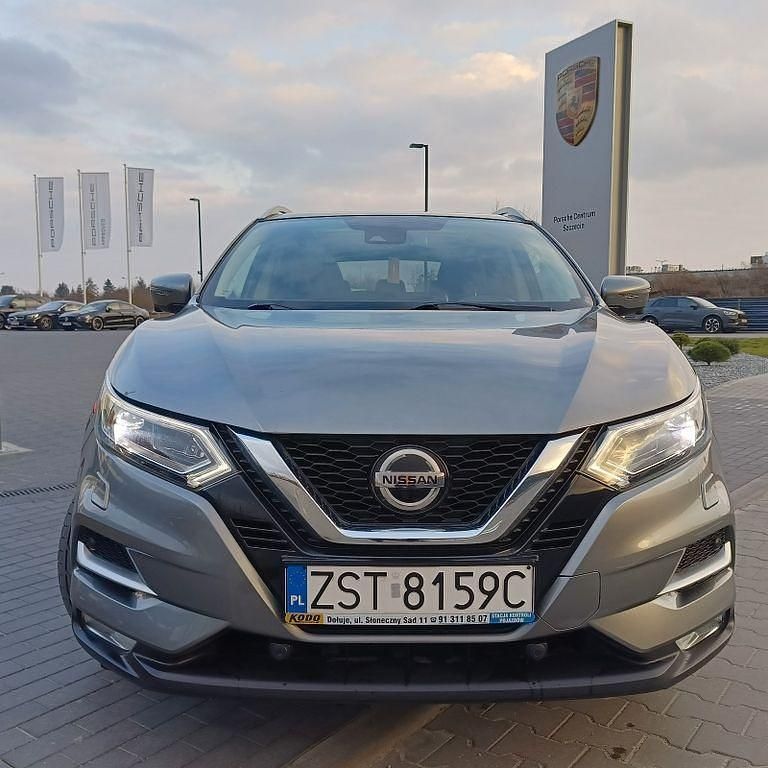 Grau Gebraucht 2021 Nissan Qashqai Tekna SUV | 16.400 € (Fairer Preis) - Bild 1/4