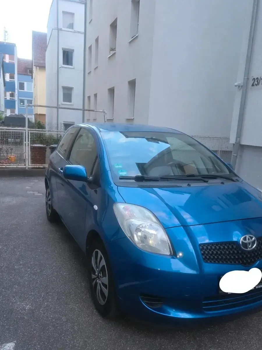 Gebraucht Toyota Yaris 69 PS (50 kW) 2006 Blau Kleinwagen