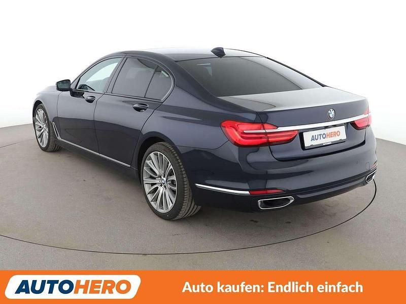 Gebraucht BMW 740 320 PS (235 kW) 2018 Blau Limousine