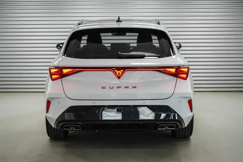 Neu Cupra Leon 150 PS (110 kW) 2026 Glacial white metallic (2y) Kombi